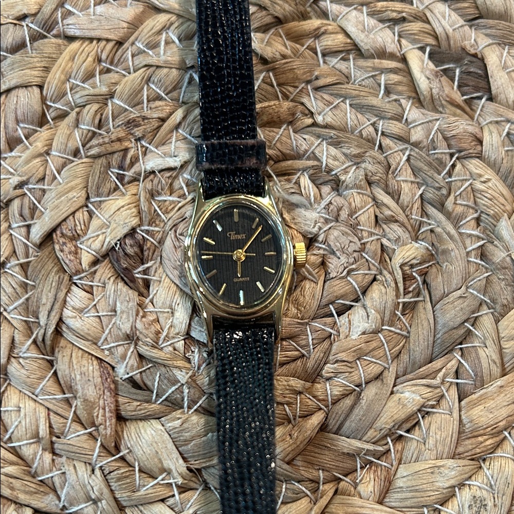 Timex Classic Black Leather Woman’s Watch Used